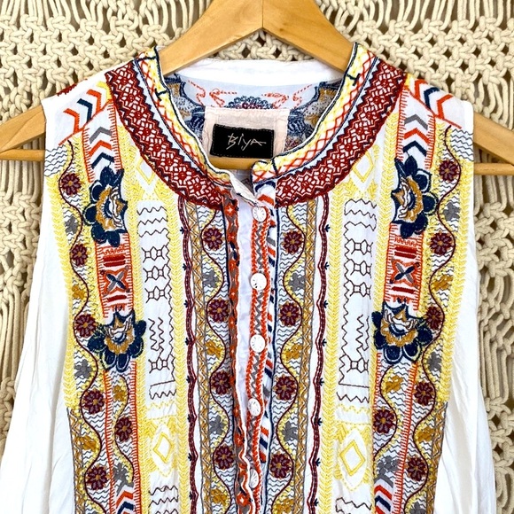 Biya Johnny Was Bohemian sleeveless button down top /blouse. Embroidered… - Picture 2 of 9